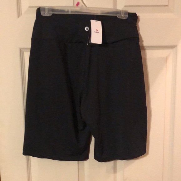 Large workout spandex baleaf with pockets and new tags - Picture 4 of 9